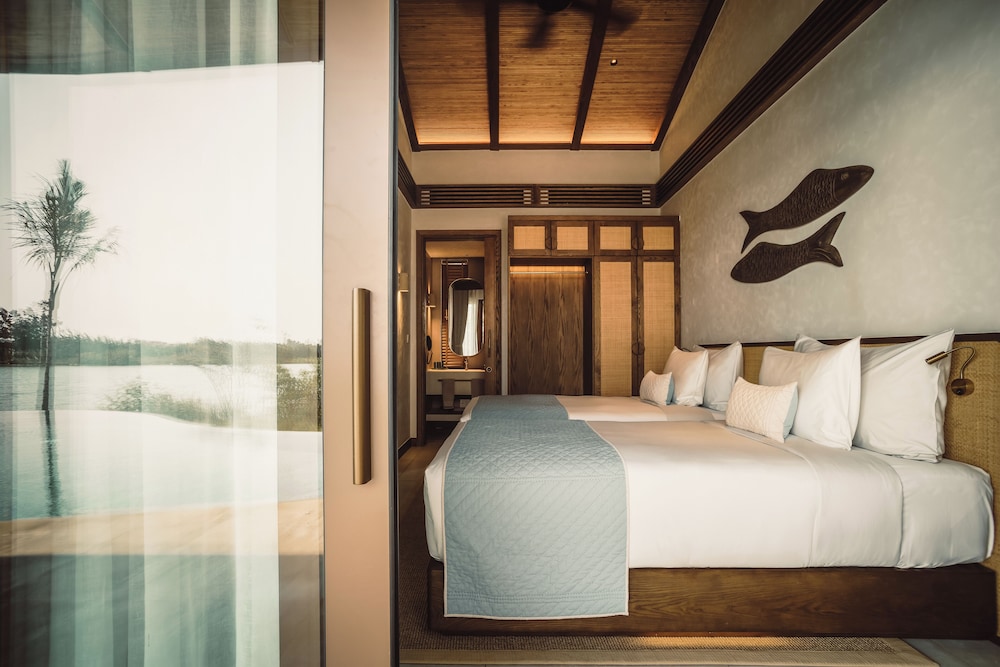 2 Bedrooms, River, Family, Villa, King and Twin Beds