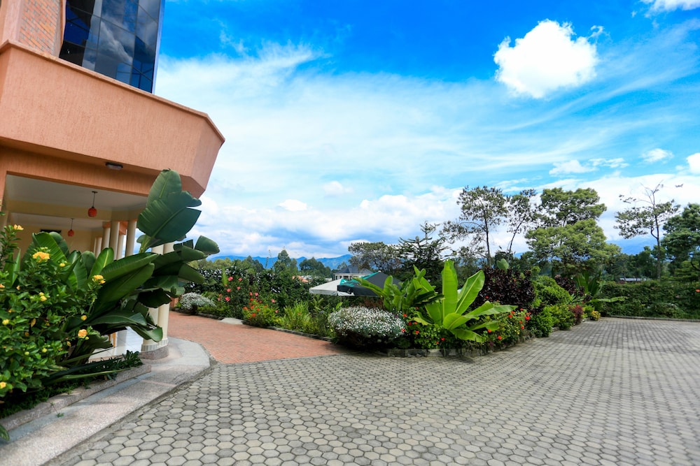 Faraja Hotel 40/50