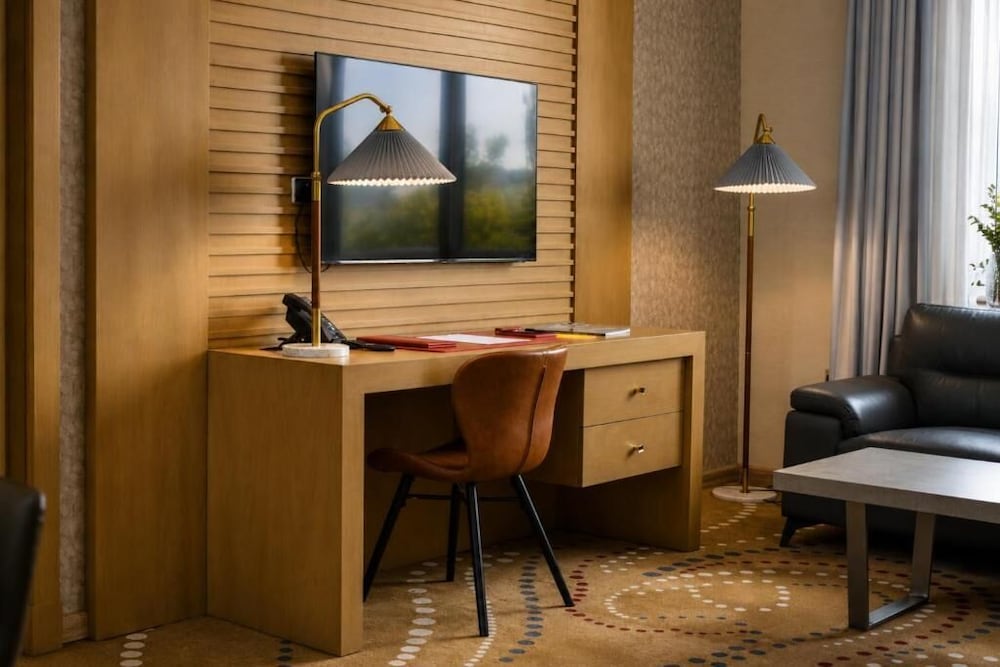 فندق ريدويفز(Redwaves Hotel) 42/47