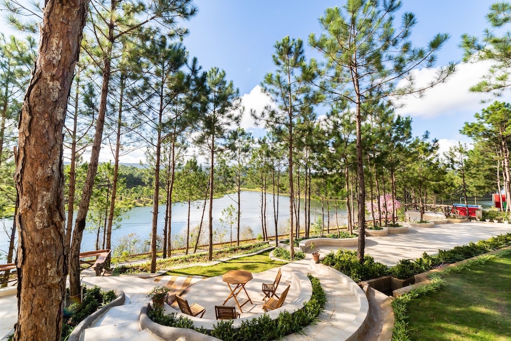 Cereja Hotel & Resort Dalat 40/50