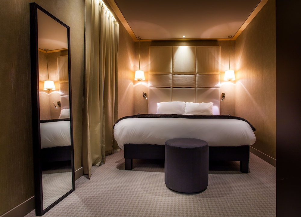 Armoni Hotel Formely Cheverny 21/25