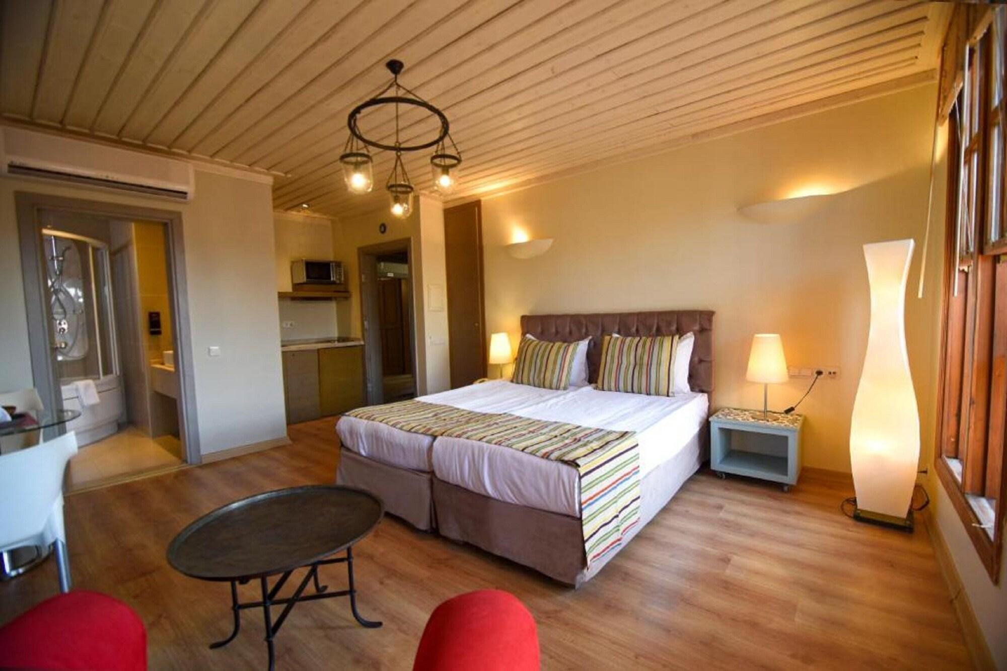 Fiore Garden Suites 20/50