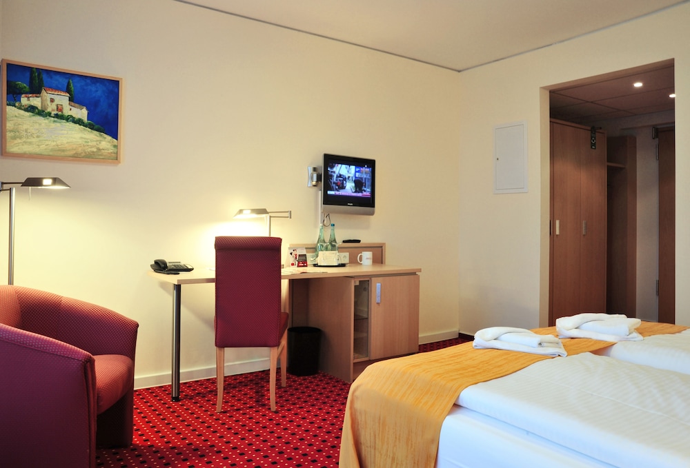 Airporthotel Berlin Adlershof 32/75