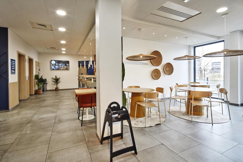 Kyriad ECO - Clermont Ferrand Estaing 6/42