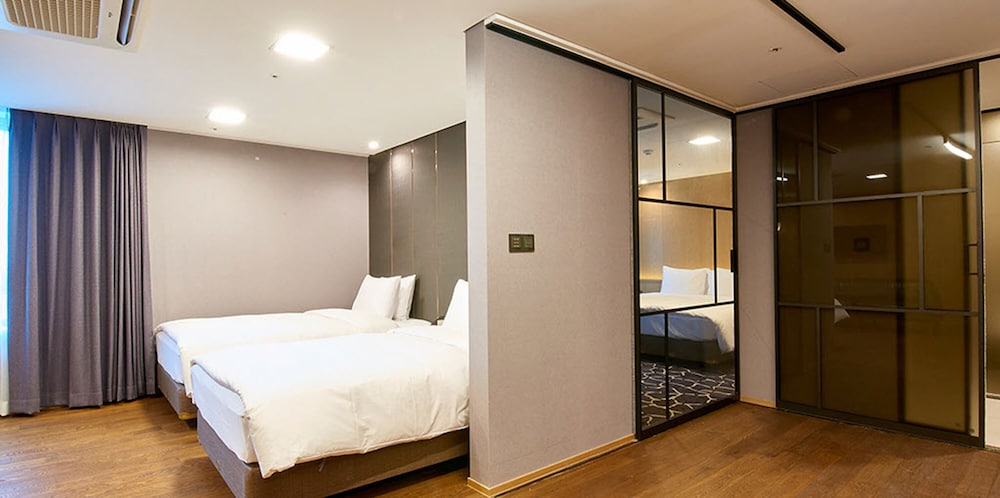 Hotel TT Seomyeon 30/55