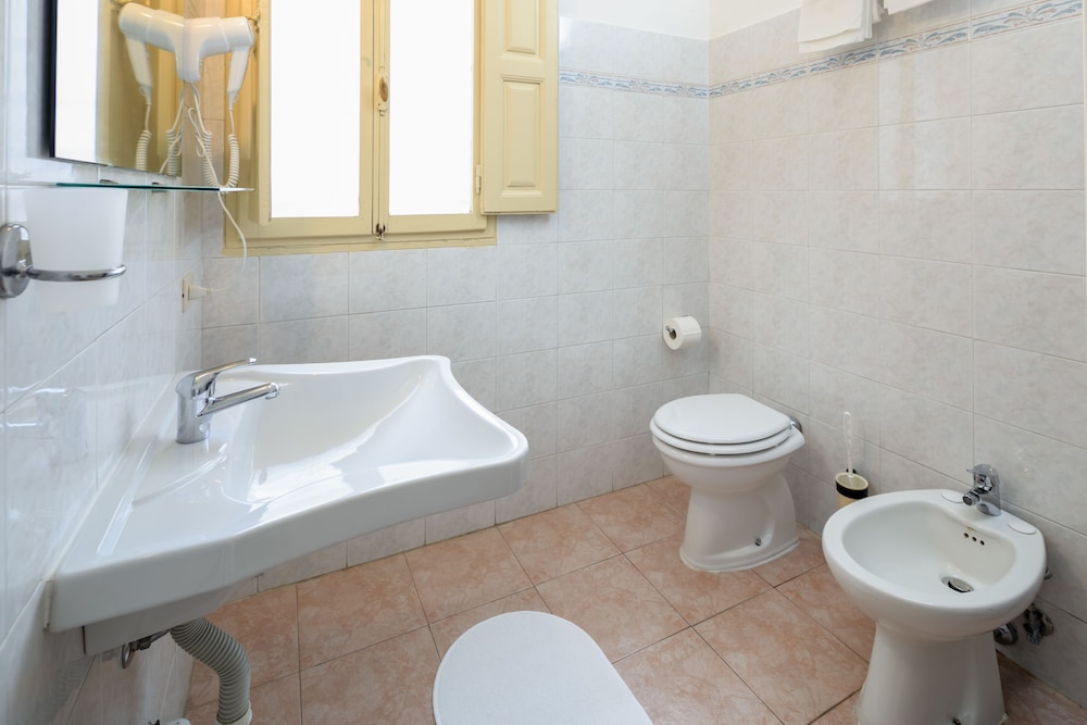 Hotel Arno Bellariva 77/78
