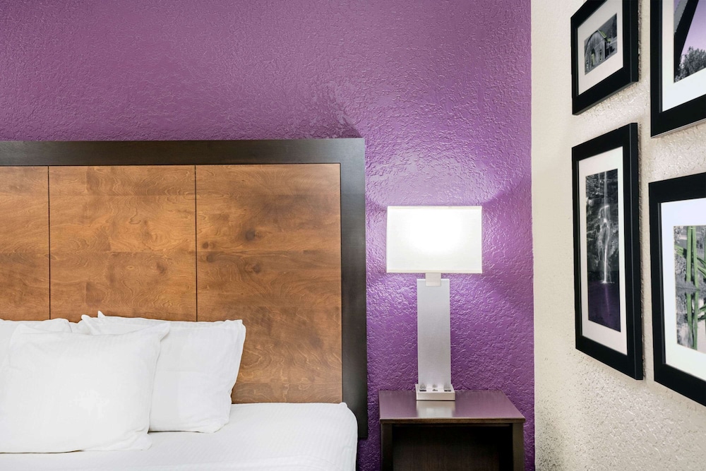 La Quinta Inn El Dorado 33/53