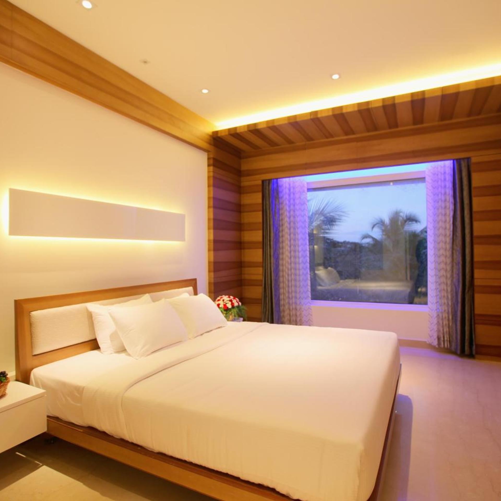 Executive, King Bed