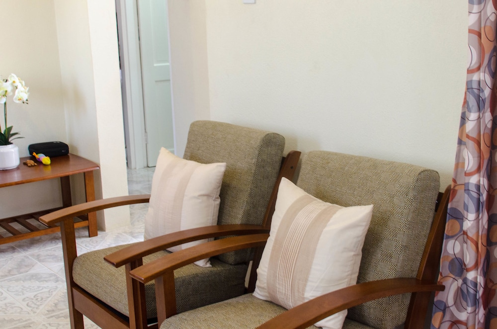 Hopeville Guest House Barbados 13/25