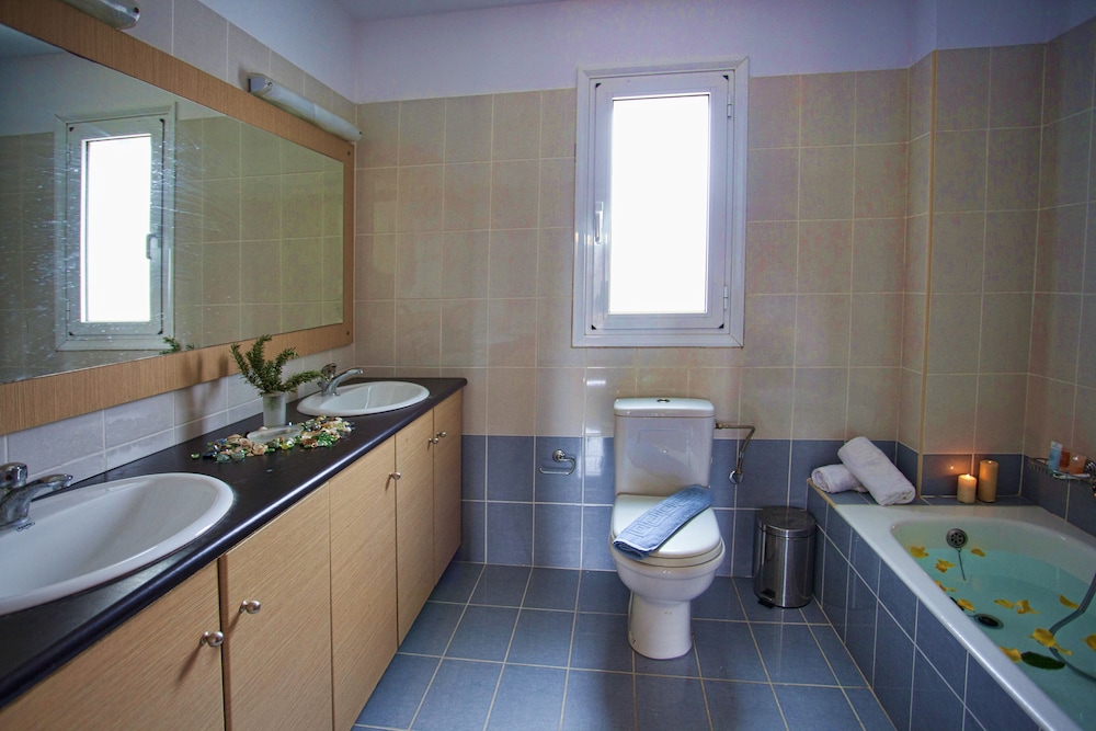 Villa Frati Gorge 44/50