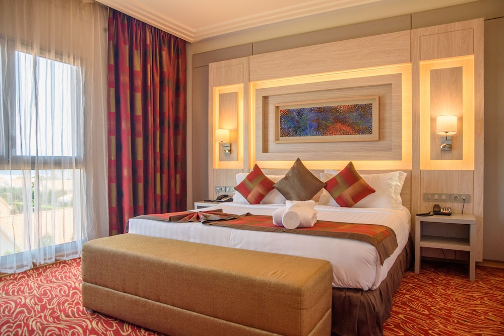 Golden Tulip Le Diplomate Cotonou 10/72