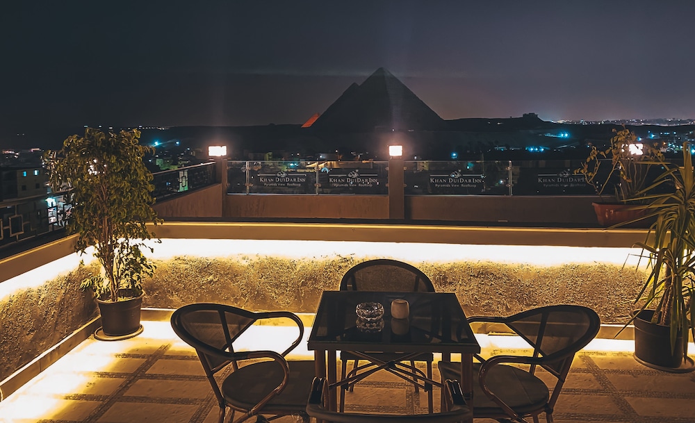 Khan Duidar Inn - Pyramids View Rooftop in GIZA