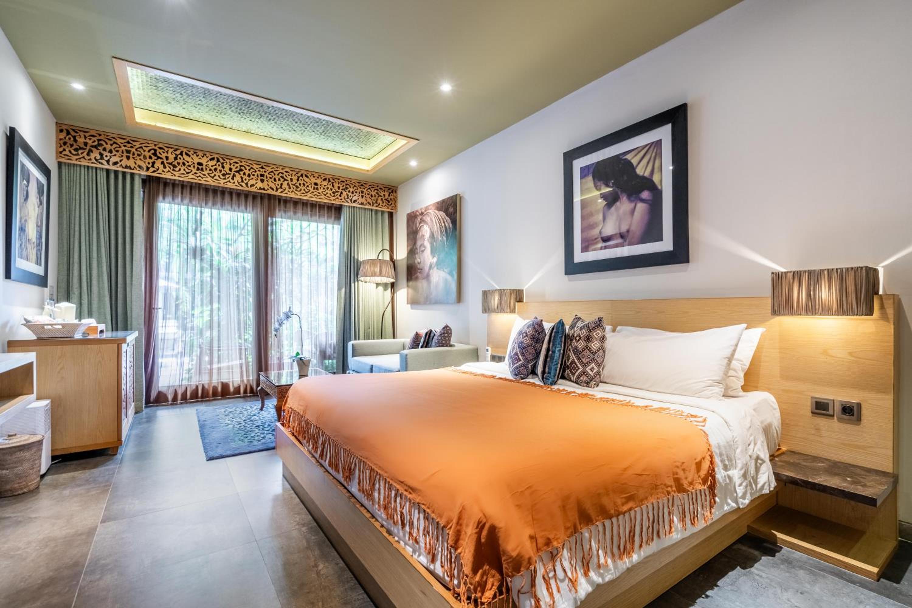 Signature, Suite, Adult Only