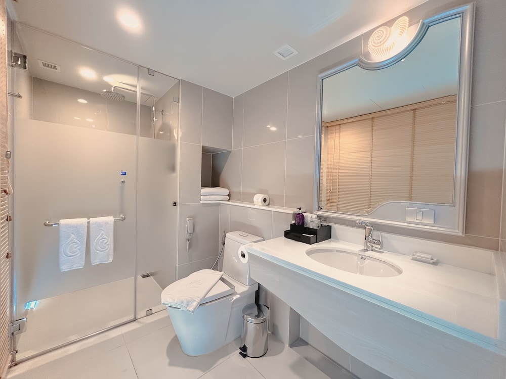 إقامة بسرير كينج وسريرين منفصلين بغرفتي نوم، Centara Sonrisa Residences and Suites Sriracha 7/8