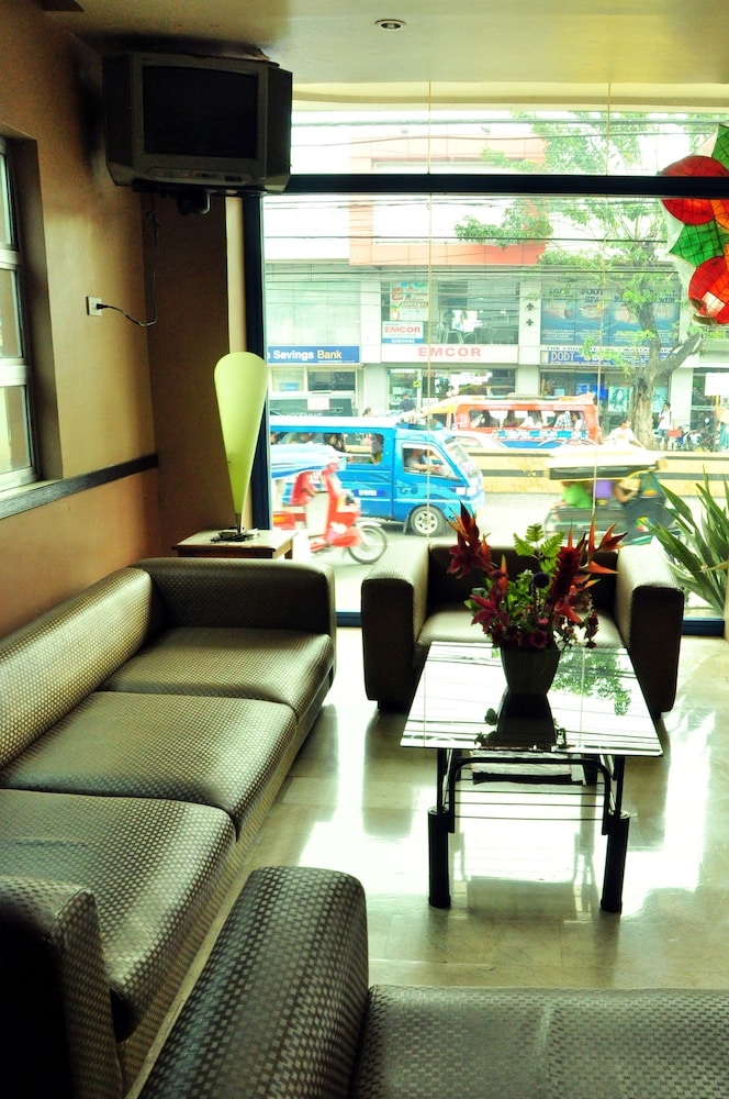 Gv Hotel Talisay 18/27