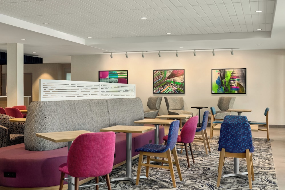 Home2 Suites by Hilton Denton 37/44