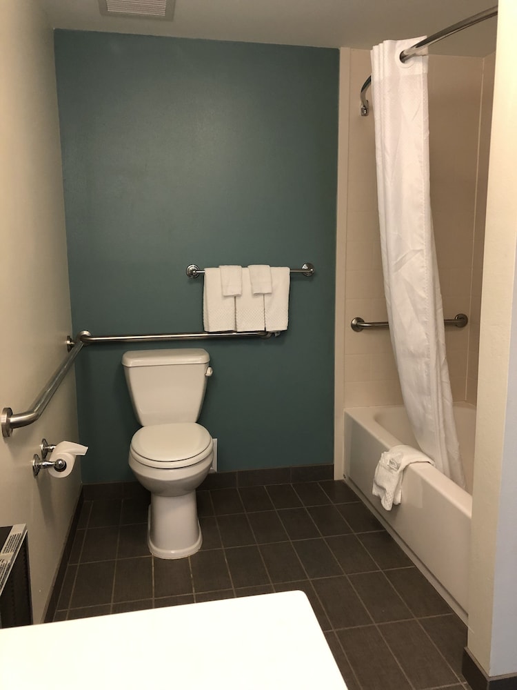 Sleep Inn & Suites Cumberland 19/53
