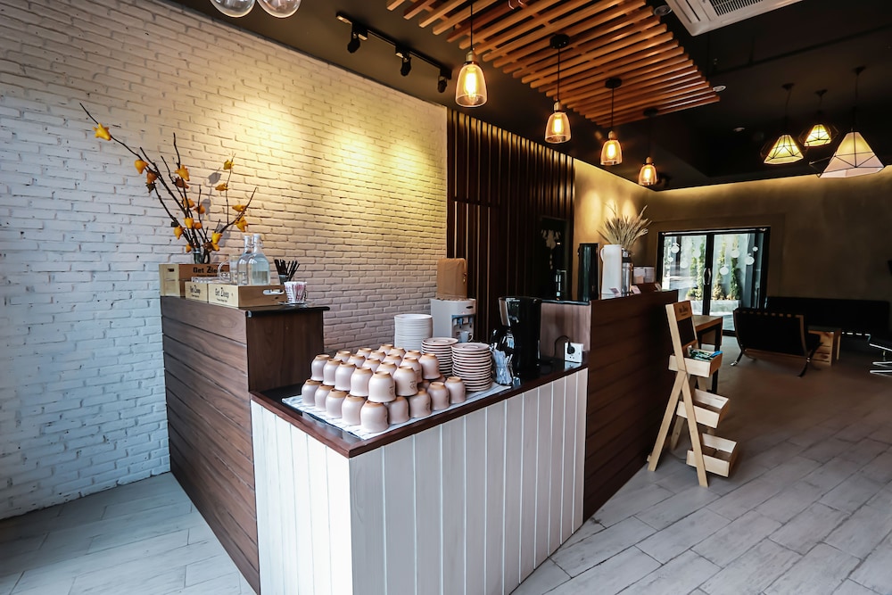 Get Zleep Premium Budget Hotel 7/59