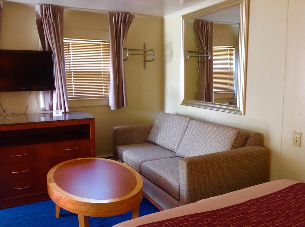 Pilgrim Inn & Cottages 32/58