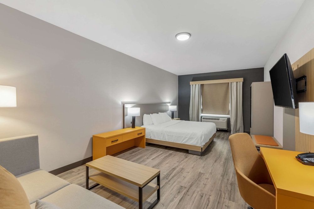 Comfort Suites Cheyenne, WY 9/26
