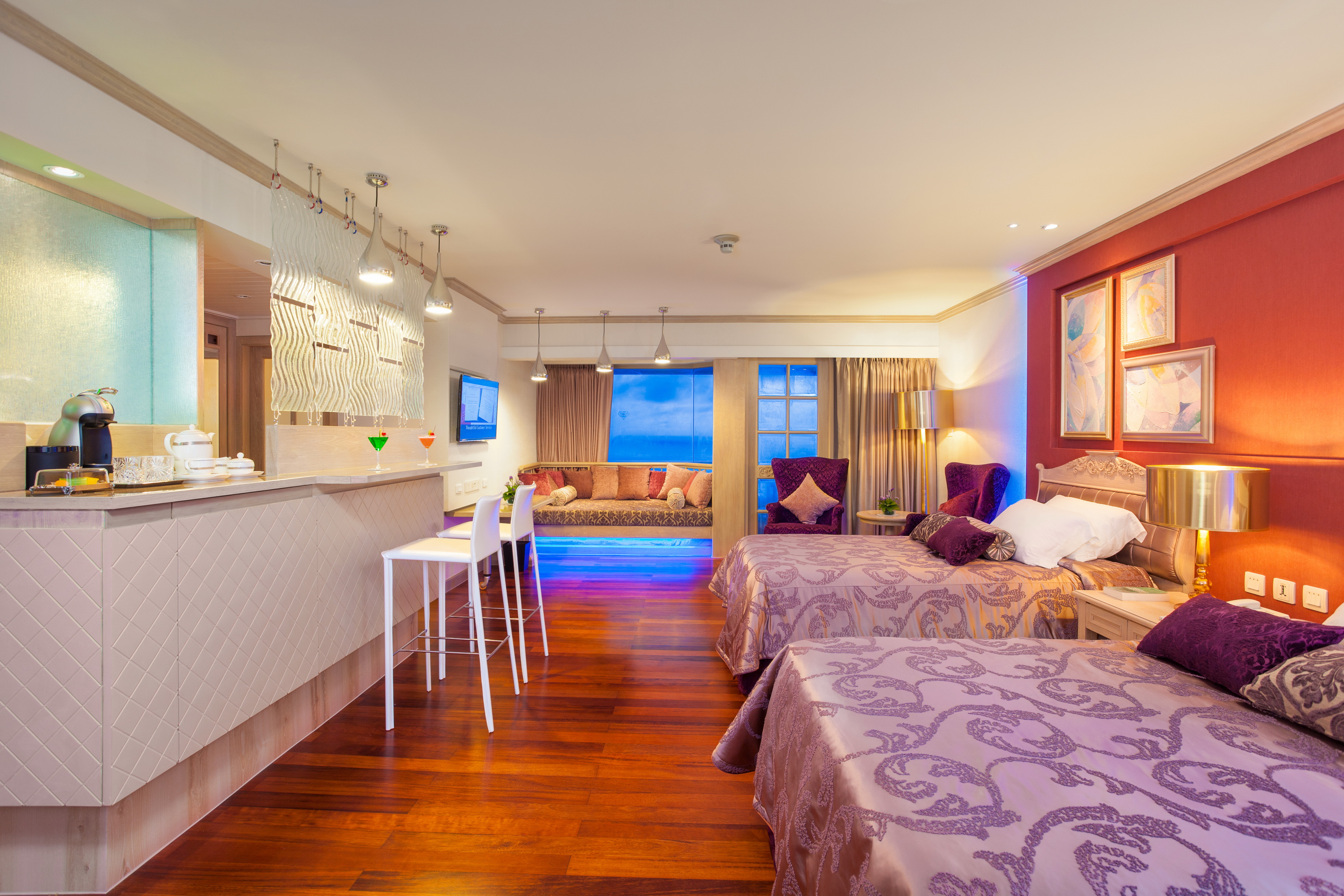Diamond Jacuzzi Suite