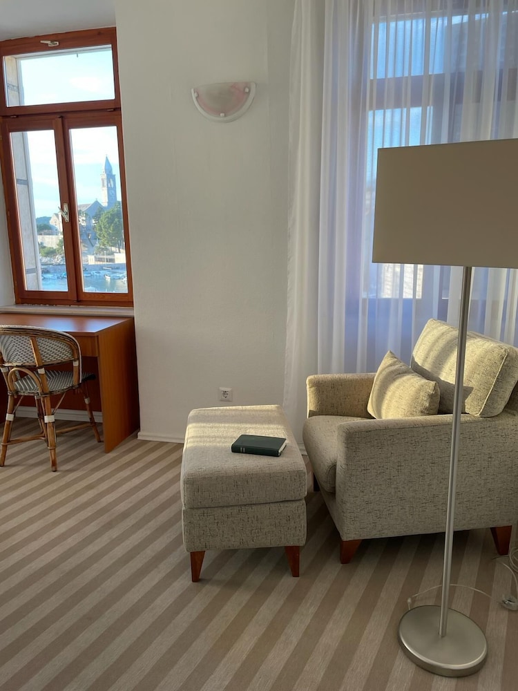 Hotel Glavovic 40/53