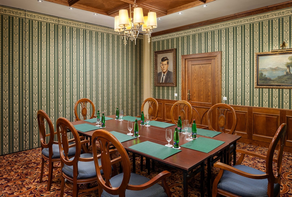 CARLSBAD PLAZA Medical Spa and Wellness hotel 40/55