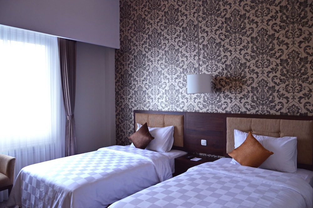 Hotel Safira Magelang 6/16
