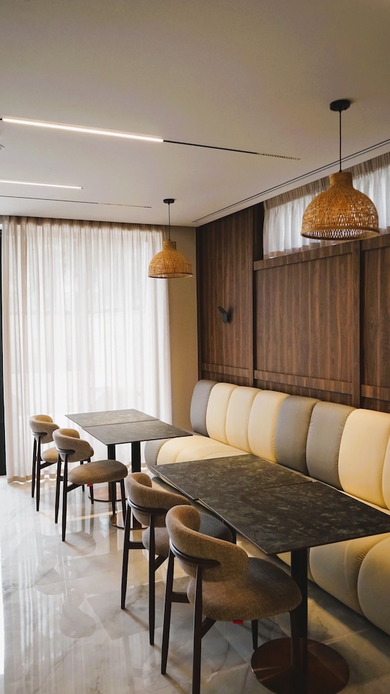 Arbnor Hotel 34/50