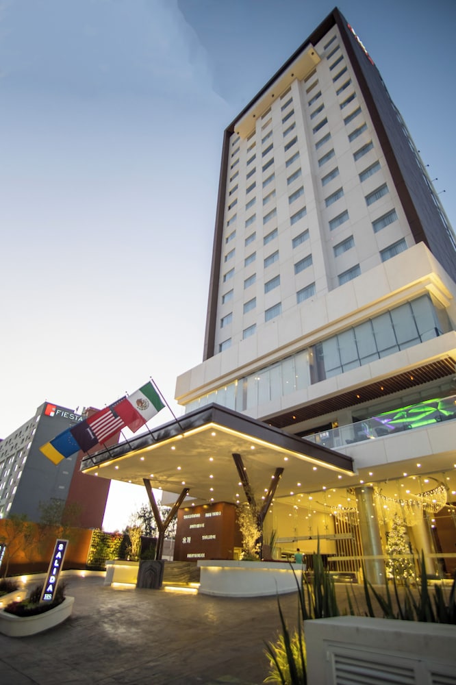 Sheraton Guadalajara Expo 1/57