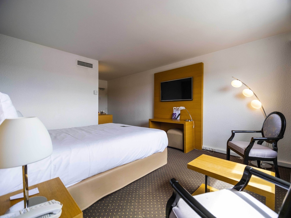 Mercure Bordeaux Lac Hotel 16/77