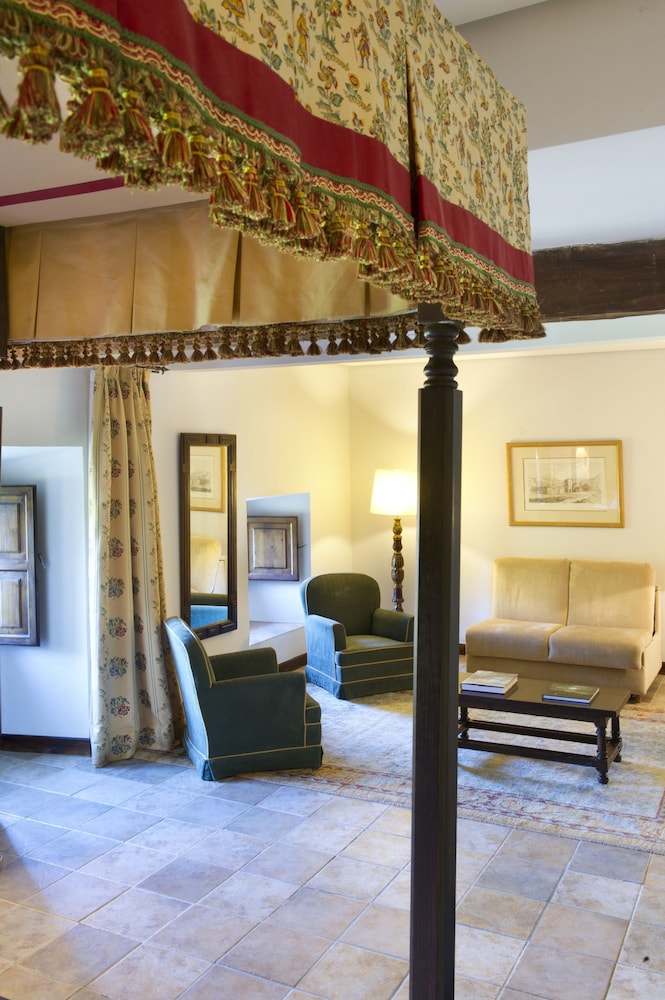 Parador De Cangas De Onis 53/73