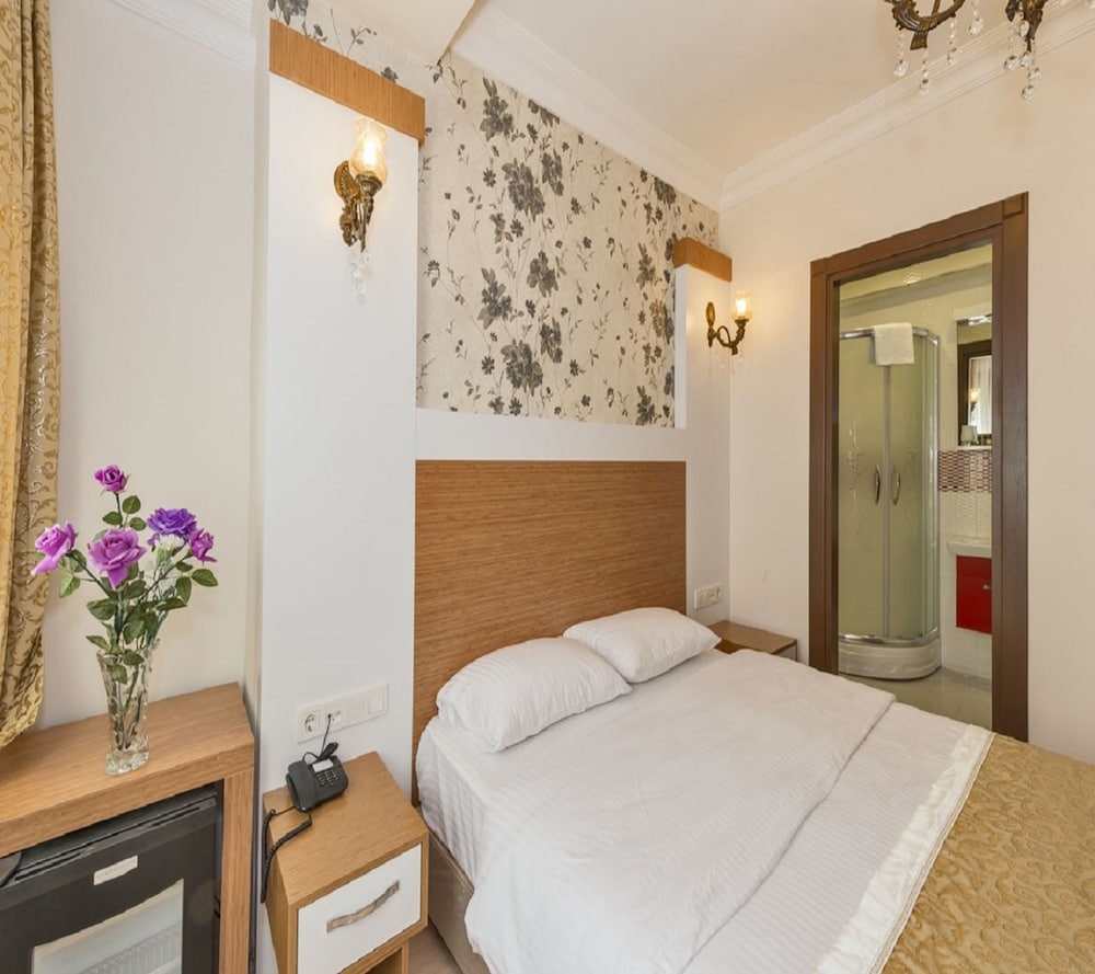 Raimond Hotel 10/29