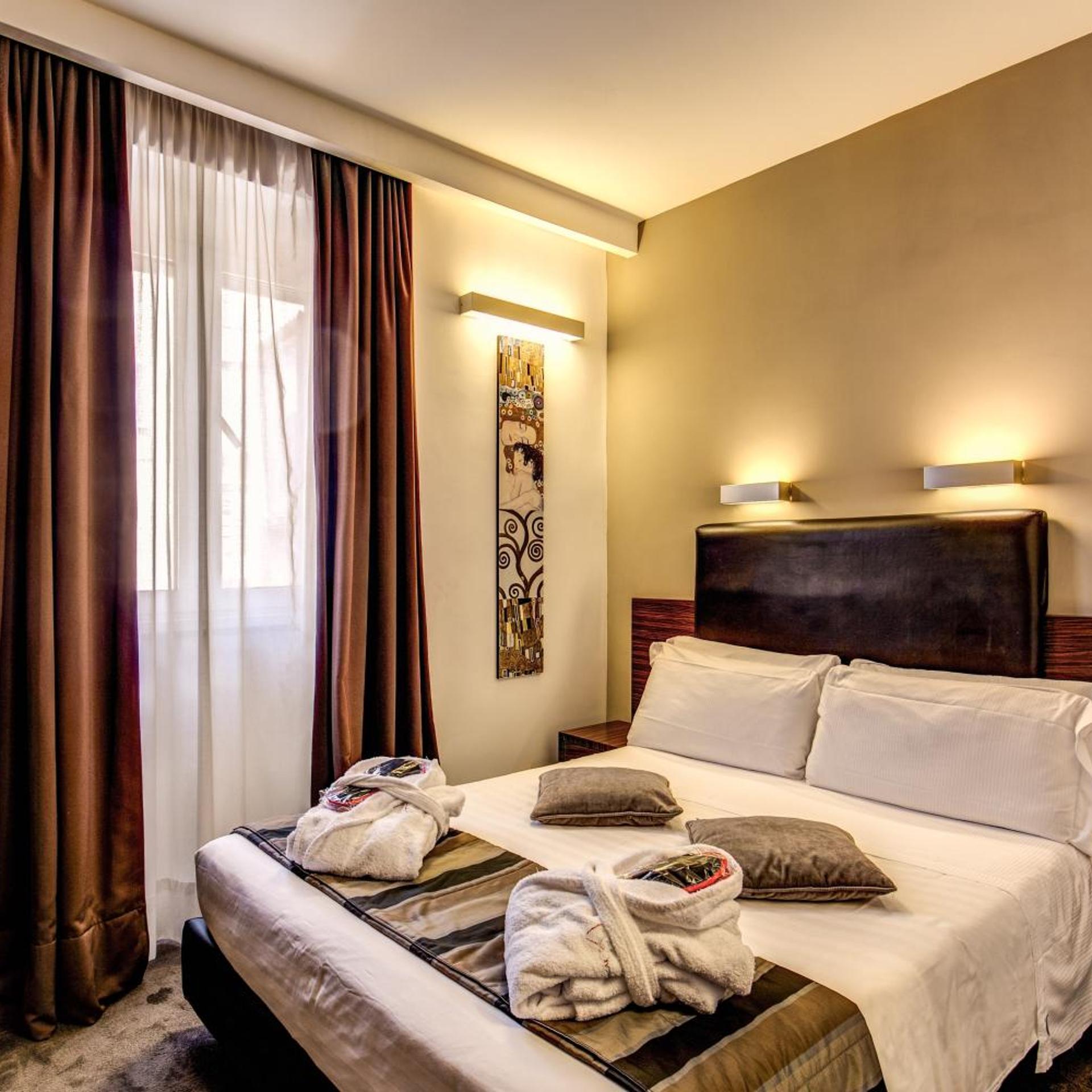 Room, Double or Twin Bed