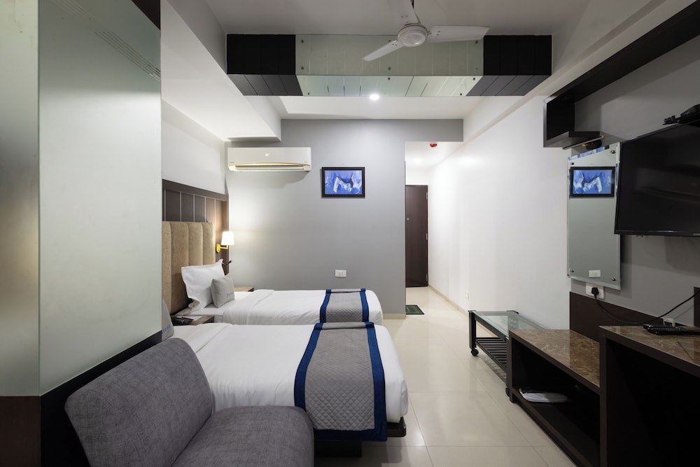 Capital O 33294 Hotel Sapphire Regency (Ex. Sapphire Regency) 25/50