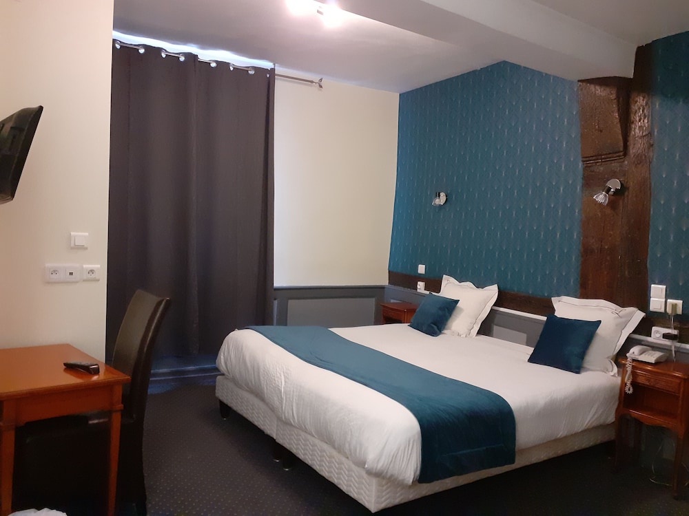 LOGIS HOTEL DE L ECU 7/23