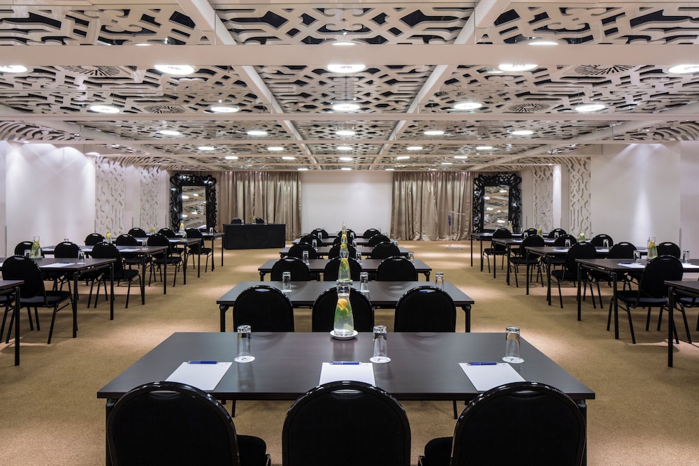 Zijin Hotel 67/74