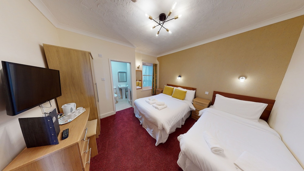 Marine Lodge 15/50