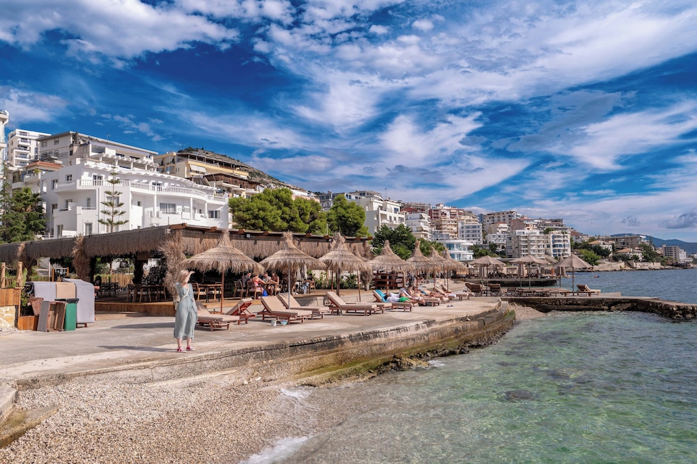 GRAND HOTEL SARANDA 37/50