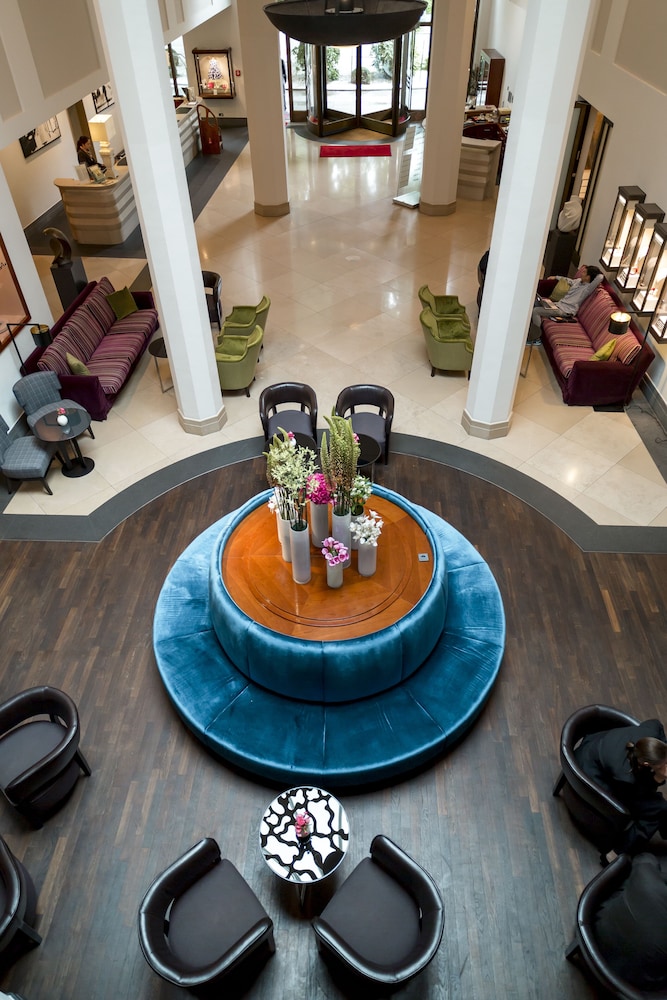 ROCCO FORTE THE CHARLES HOTEL 59/64