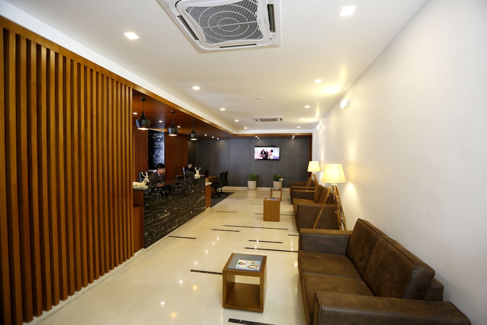 Hotel Shivas Gateway 13/77