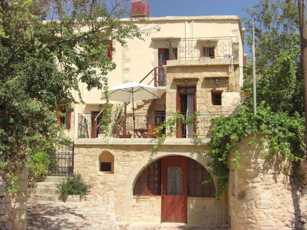 Patriko Traditional Residence 6/50