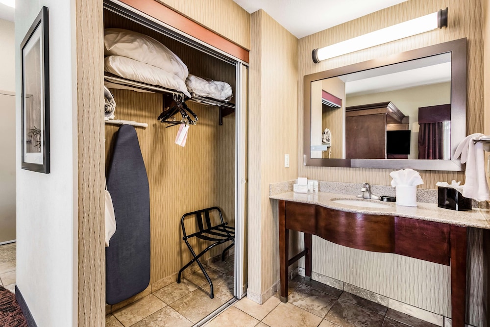 Hampton Inn Derby Wichita Southeast 23/42