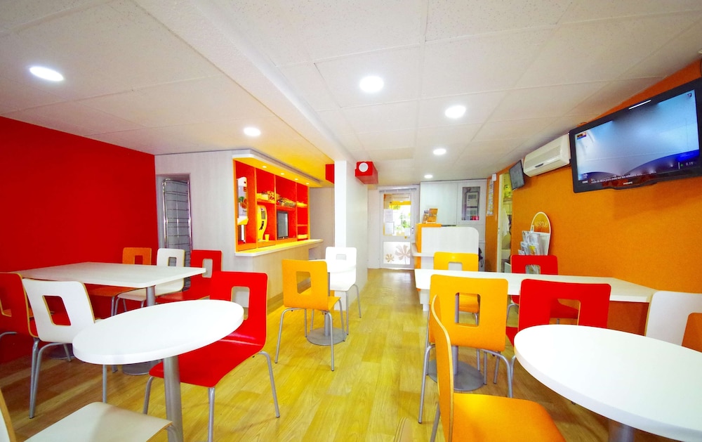 Premiere Classe Saint Quentin 85/100