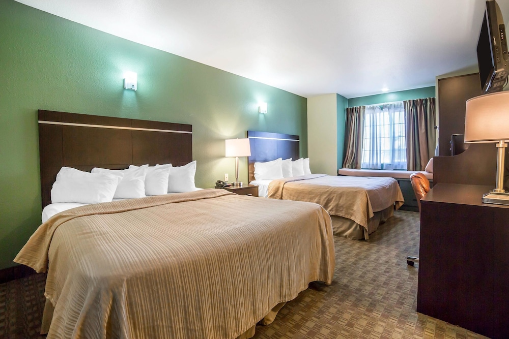 Quality Inn and Suites Elko 5/36