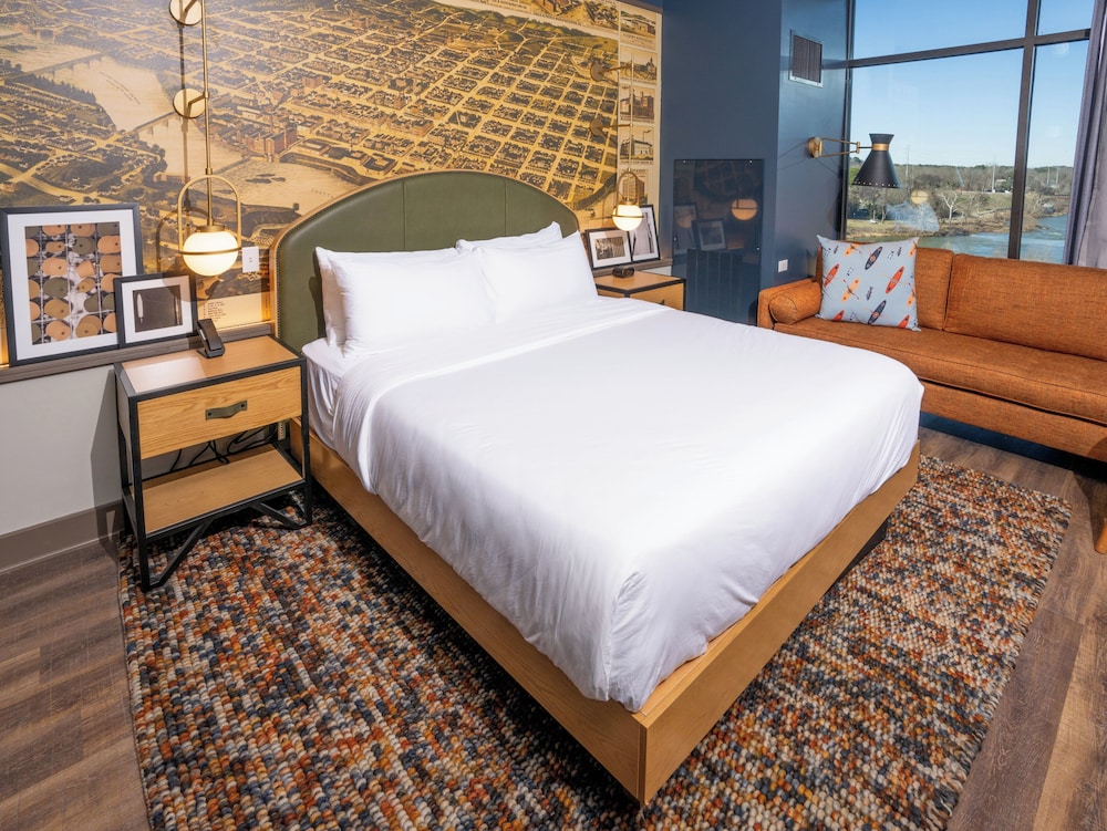 Standard, King Bed, River View