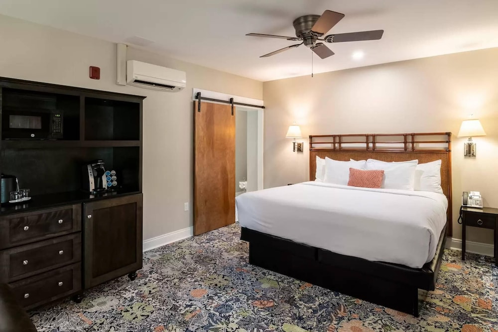 Upgrade, King Bed