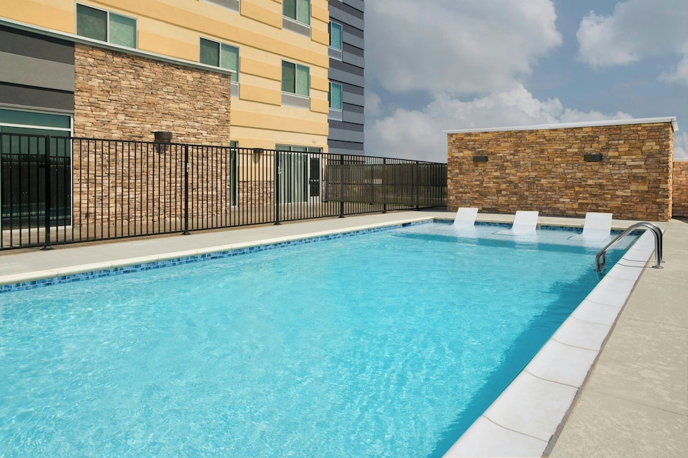 Fairfield Inn & Suites DeSoto Dallas South 29/44