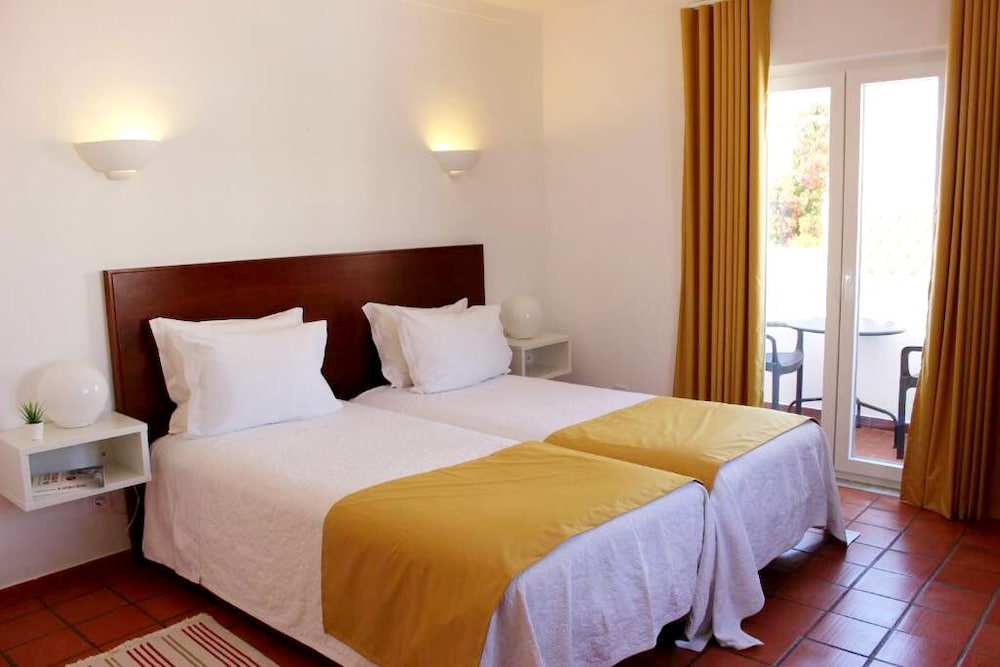 Castilho Guesthouse - Adults Only 8/39