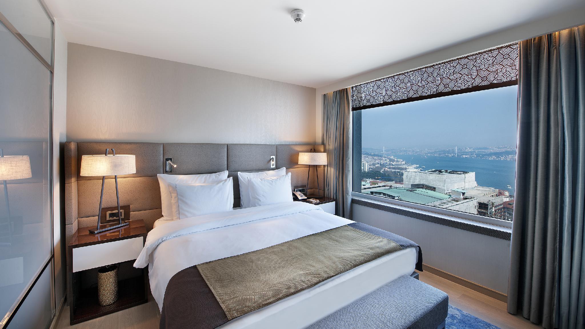 Corner Bosphorus View